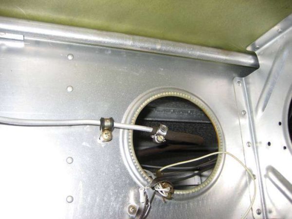 Inside wing 700