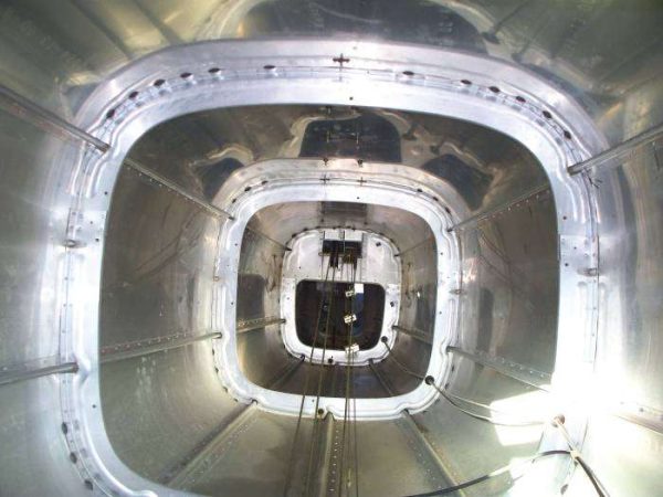 inside tail 700