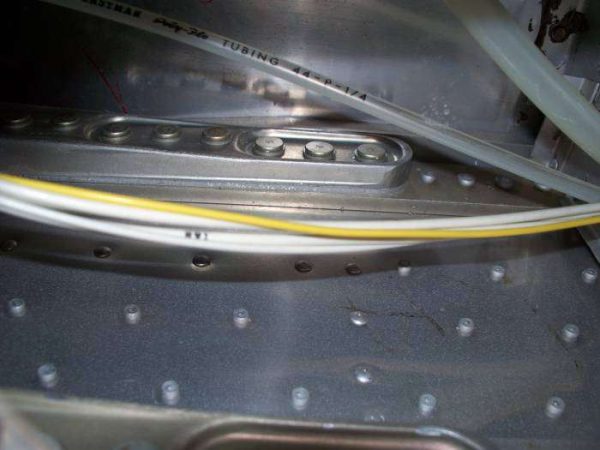 inside wing spar 700