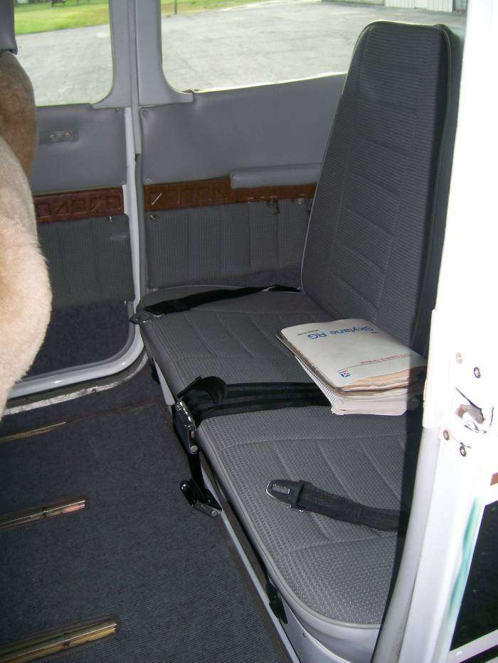 rear seats 700